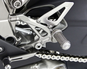 Motocorse rearsets with titanium screws Panigale 899 - 1299 & V2