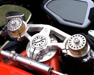 Motocorse aluminium steering top triple yoke F4