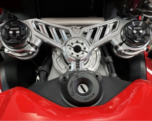 Motocorse steering top triple yoke Panigale V4